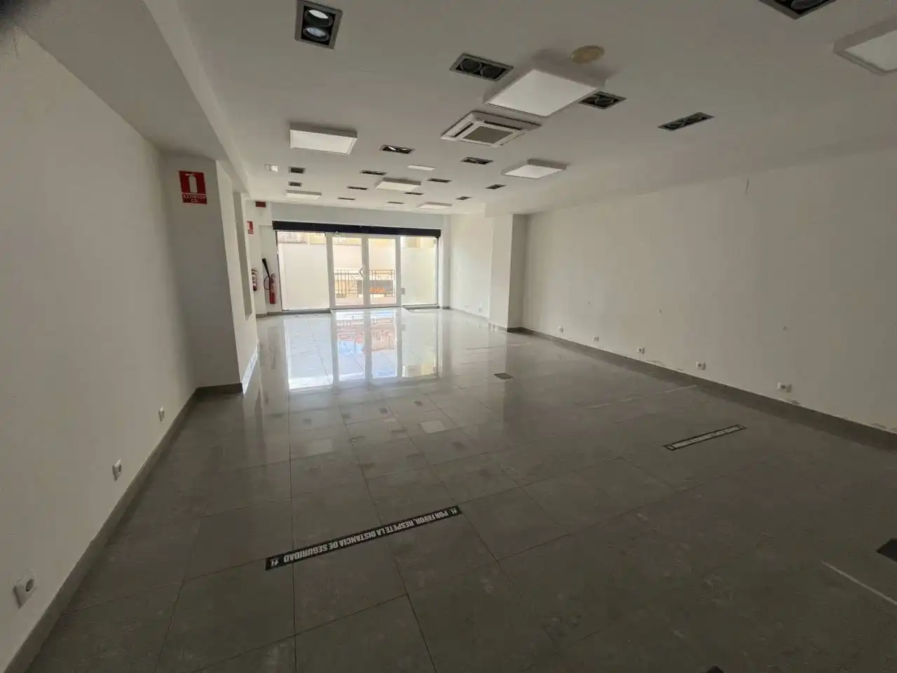 Gewerbefläche zur Miete in Plaza Paola Blasco 3, imagen 4