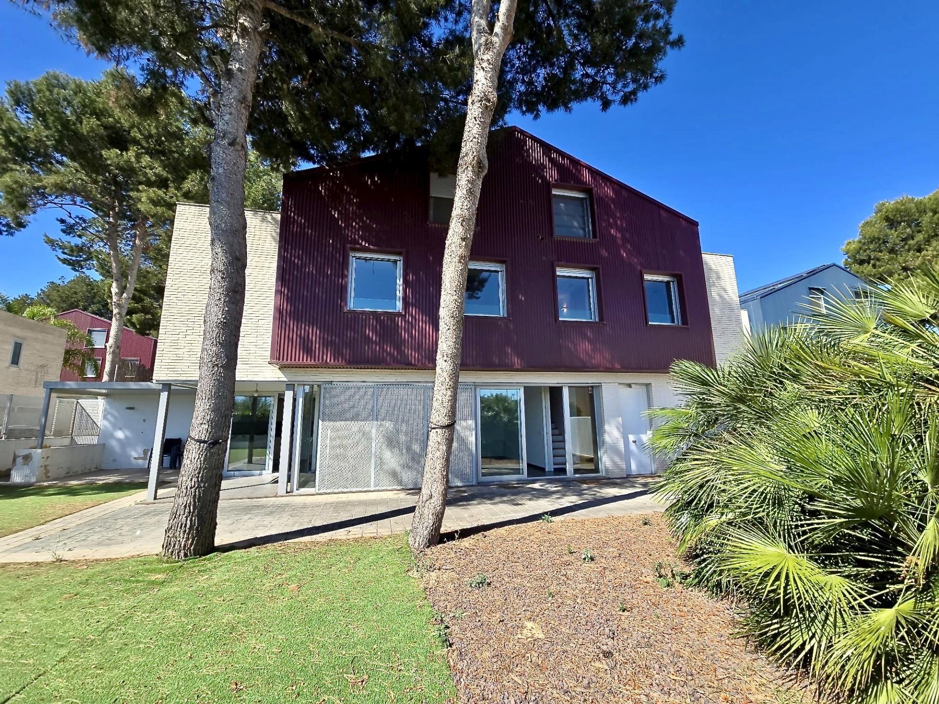 House or chalet to rent in Calle 130, Moncada