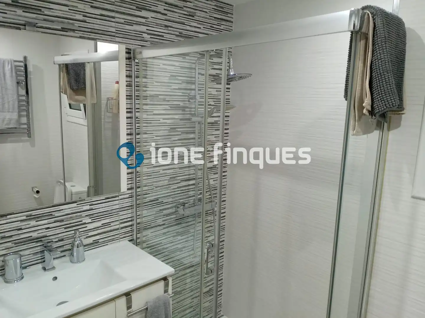 Bathroom of Flat for sale in Badalona  with Heating, Private garden and Balcony