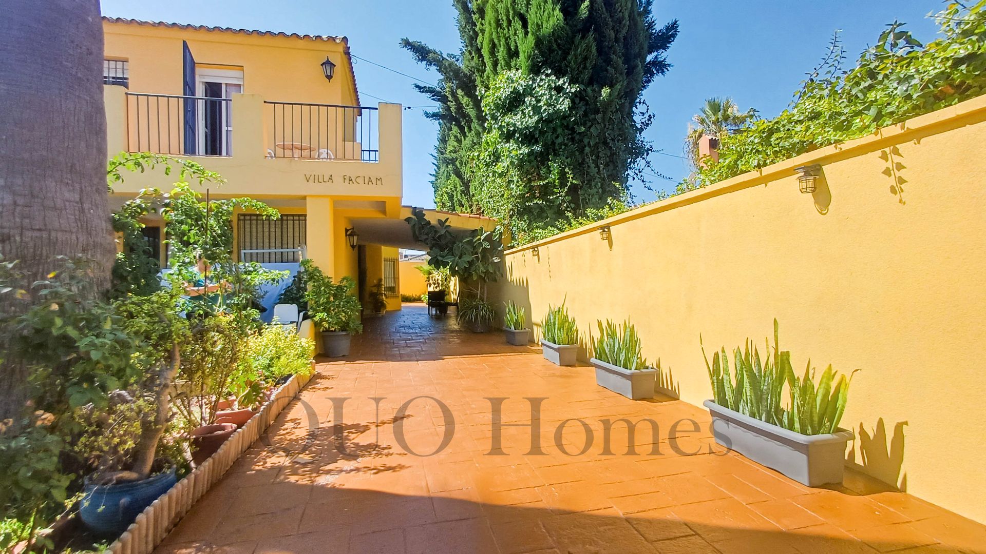 Vista exterior de Casa o xalet en venda en Jerez de la Frontera amb Jardí privat, Terrassa i Balcó