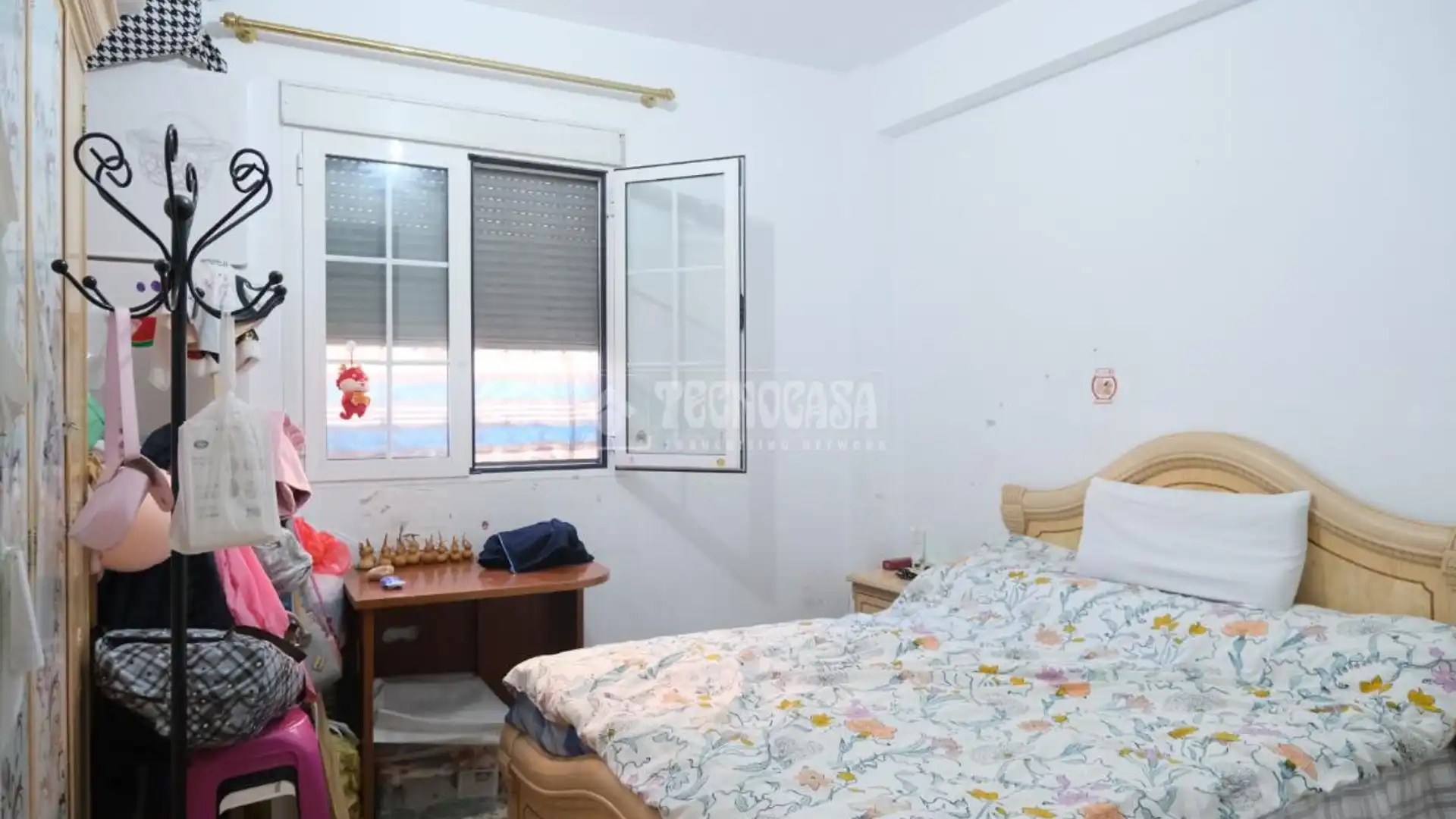 Habitación de Casa adosada en venta en  Sevilla Capital con Aire acondicionado y Balcón