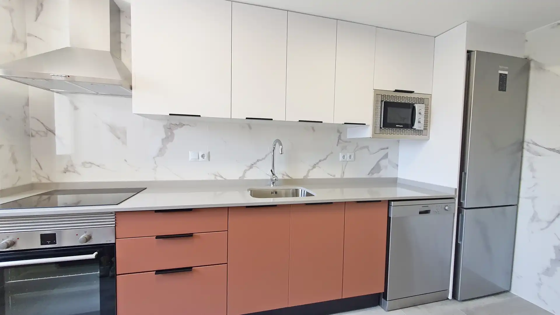 Cuina de Apartament de lloguer en Gandia amb Aire condicionat, Terrassa i Moblat