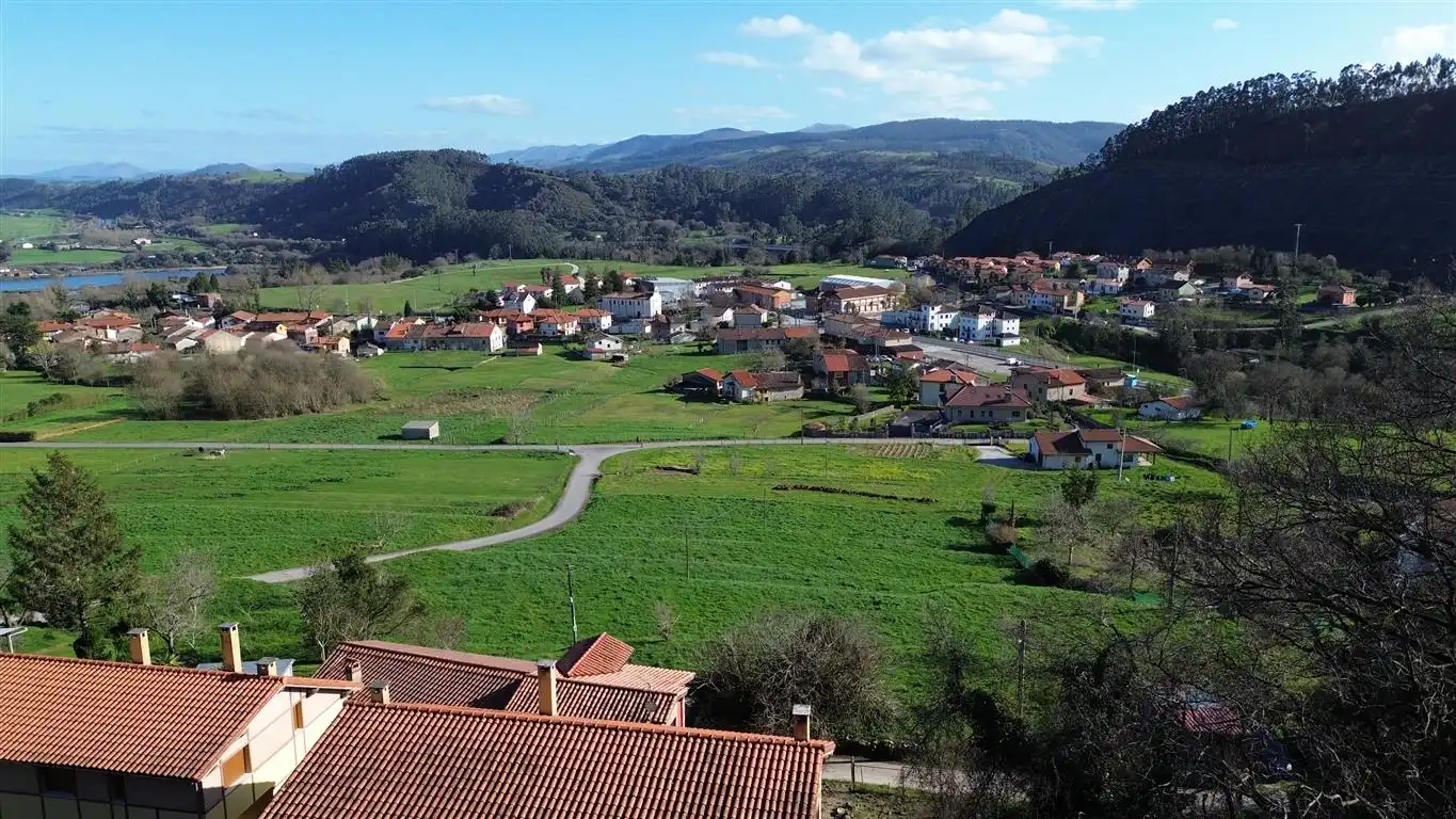 Vista exterior de Casa o chalet en venta en Val de San Vicente  con Jardín privado y Amueblado