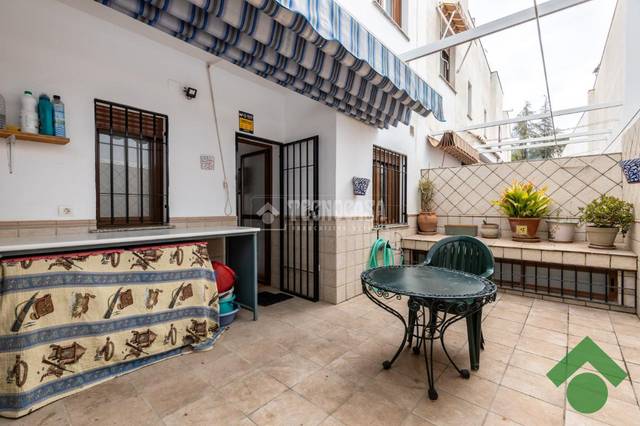 Casa adosada en Venta en Víznar