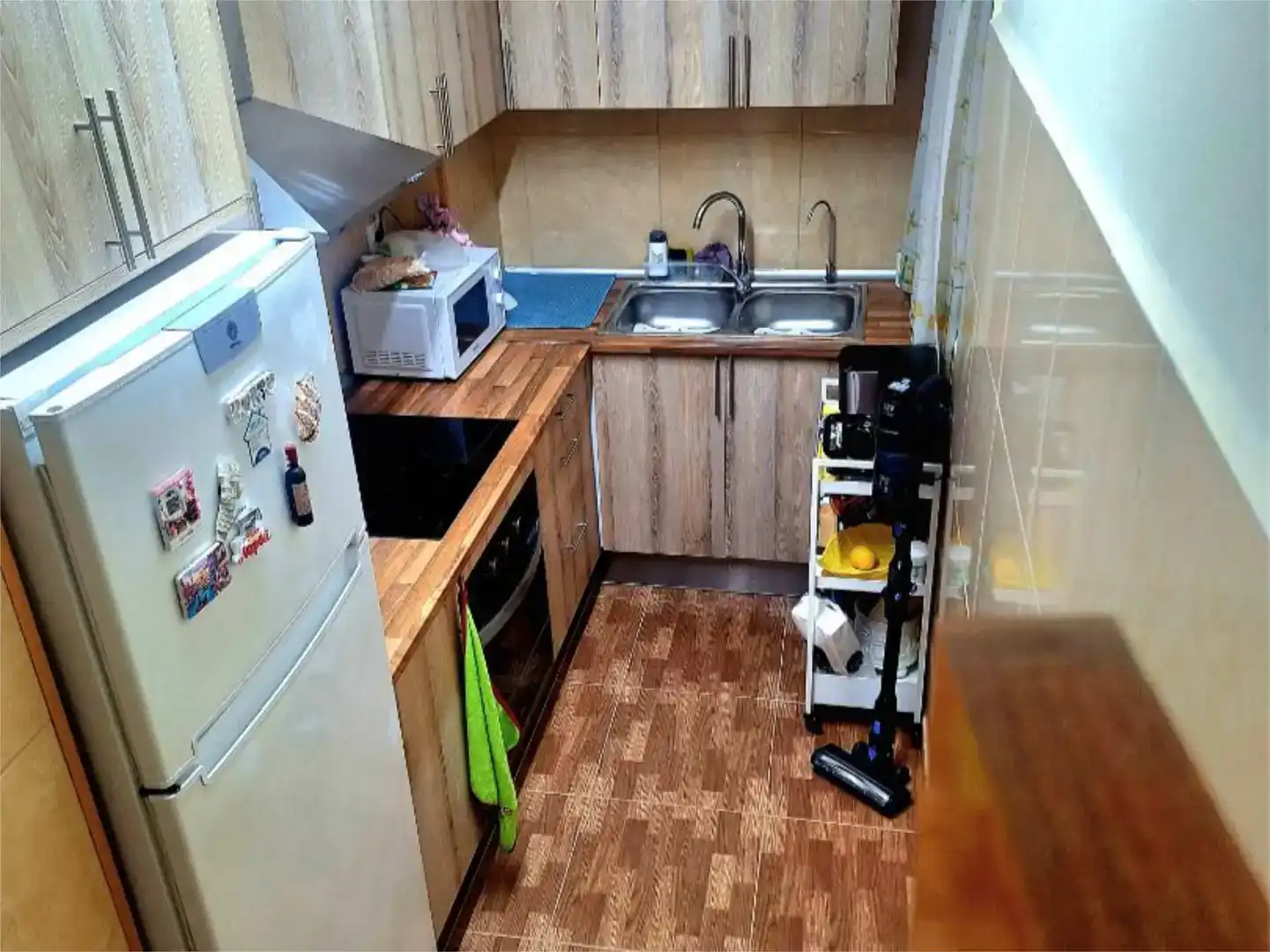 Kitchen of Flat for share in Cornellà de Llobregat  with Air Conditioner, Furnished and Balcony