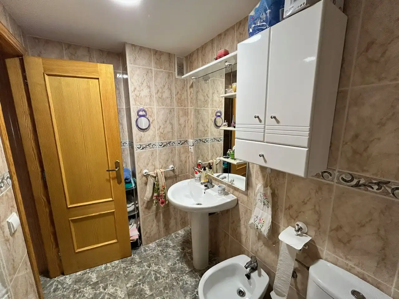 Baño de Apartamento en venta en Miramar con Aire acondicionado, Terraza y Amueblado