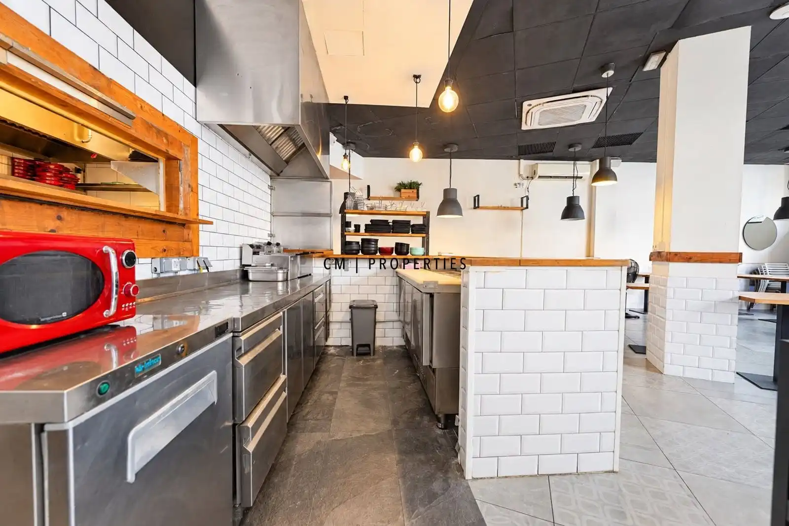 Kitchen of Commercial properties for rent in L'Eixample