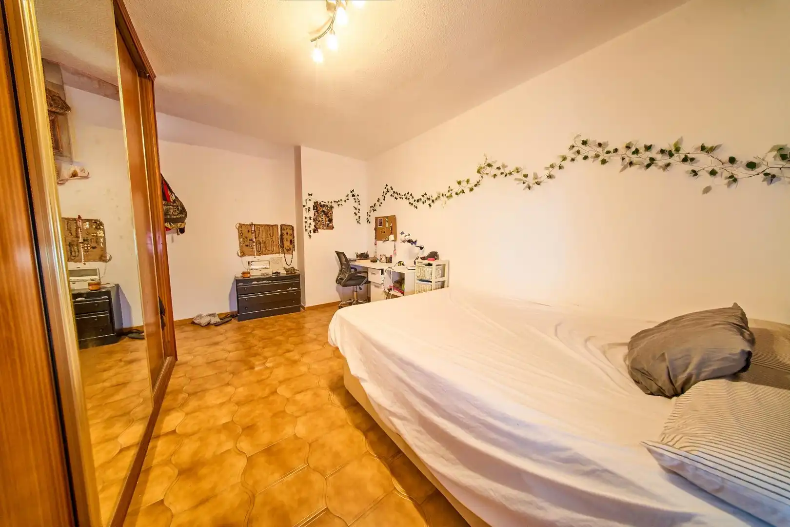 Bedroom of Flat for rent in Granada  with Heating, Terrace and Storage room