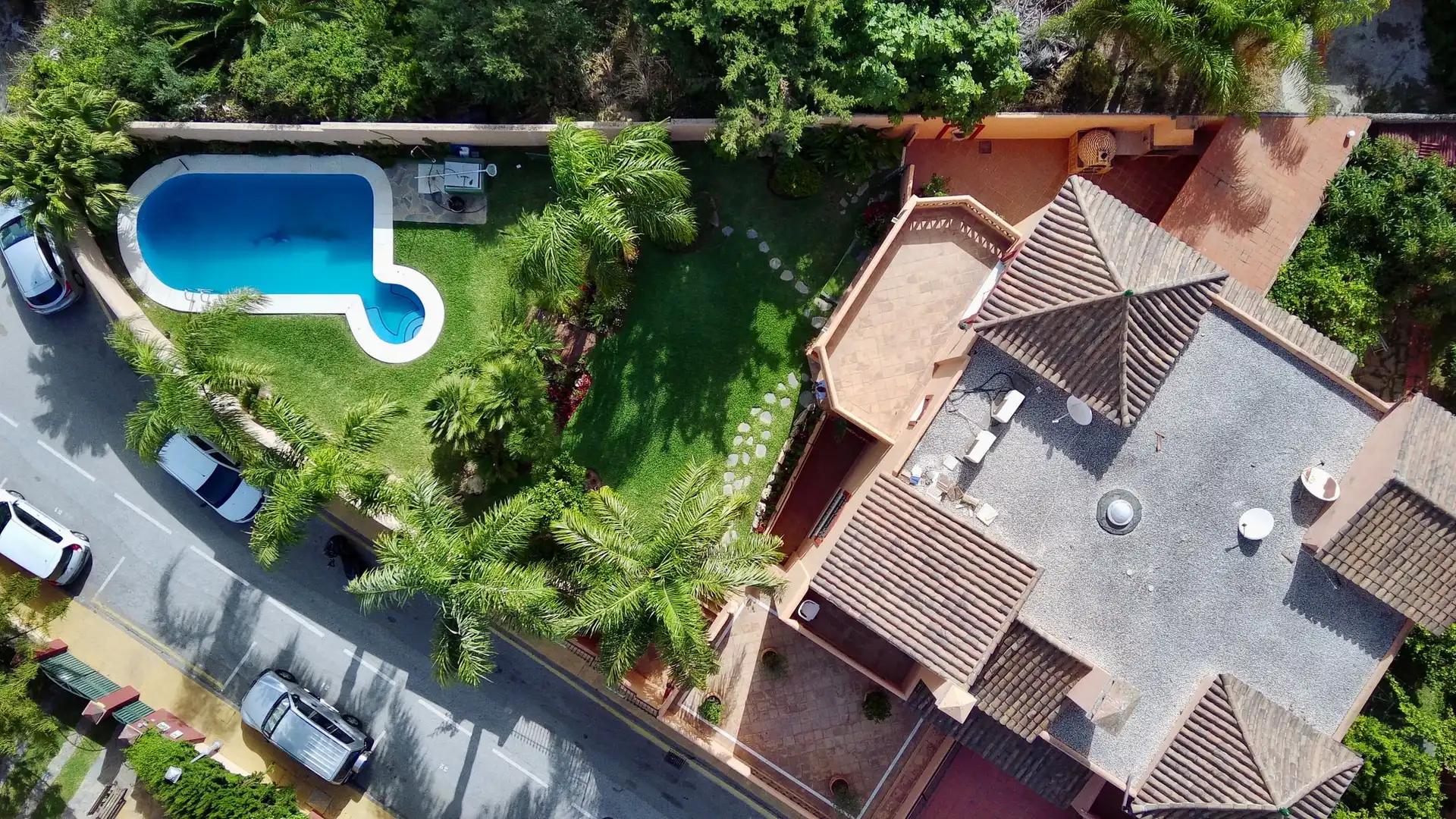 Garden of Detached homes for sale in Marbella  with Terrace and Balcony