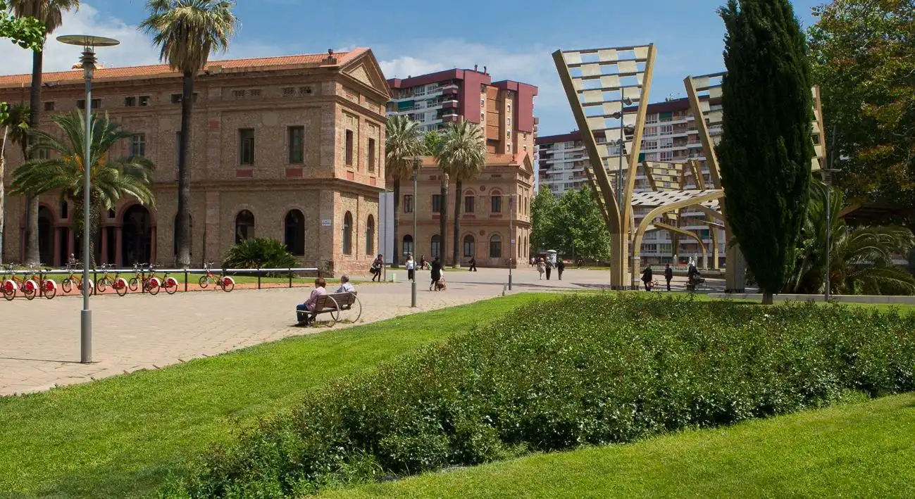 Außenansicht von Dachboden zum Verkauf in Barcelona mit Heizung und Terrasse