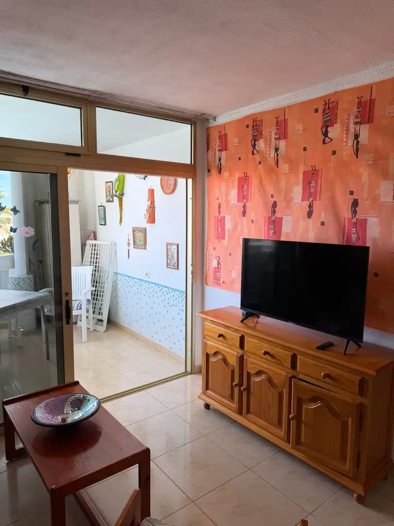 Apartamento en venta en San Bartolomé de Tirajana con Amueblado y Piscina comunitaria