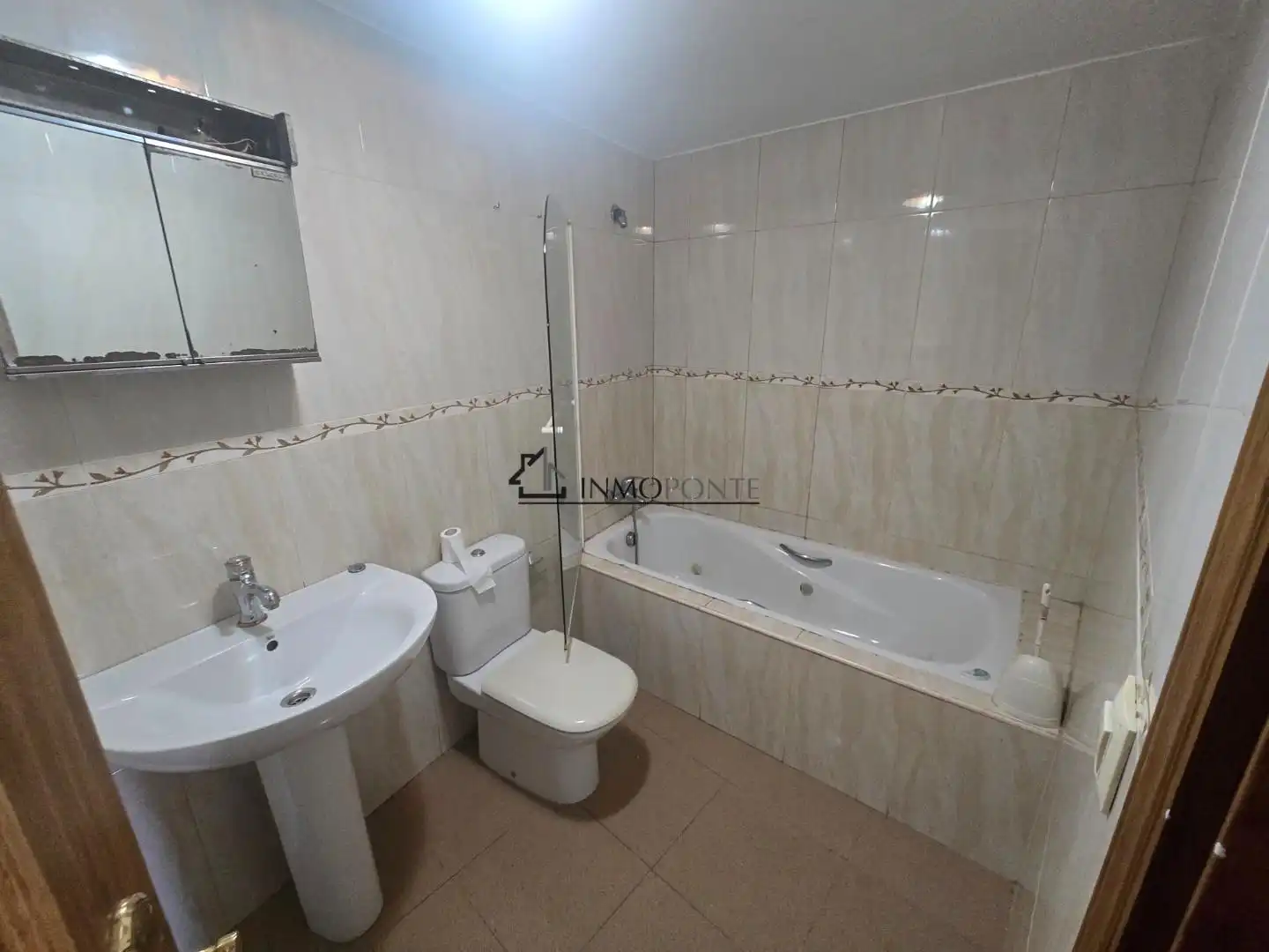 Baño de Casa adosada en venta en Marín con Terraza, Trastero y Balcón
