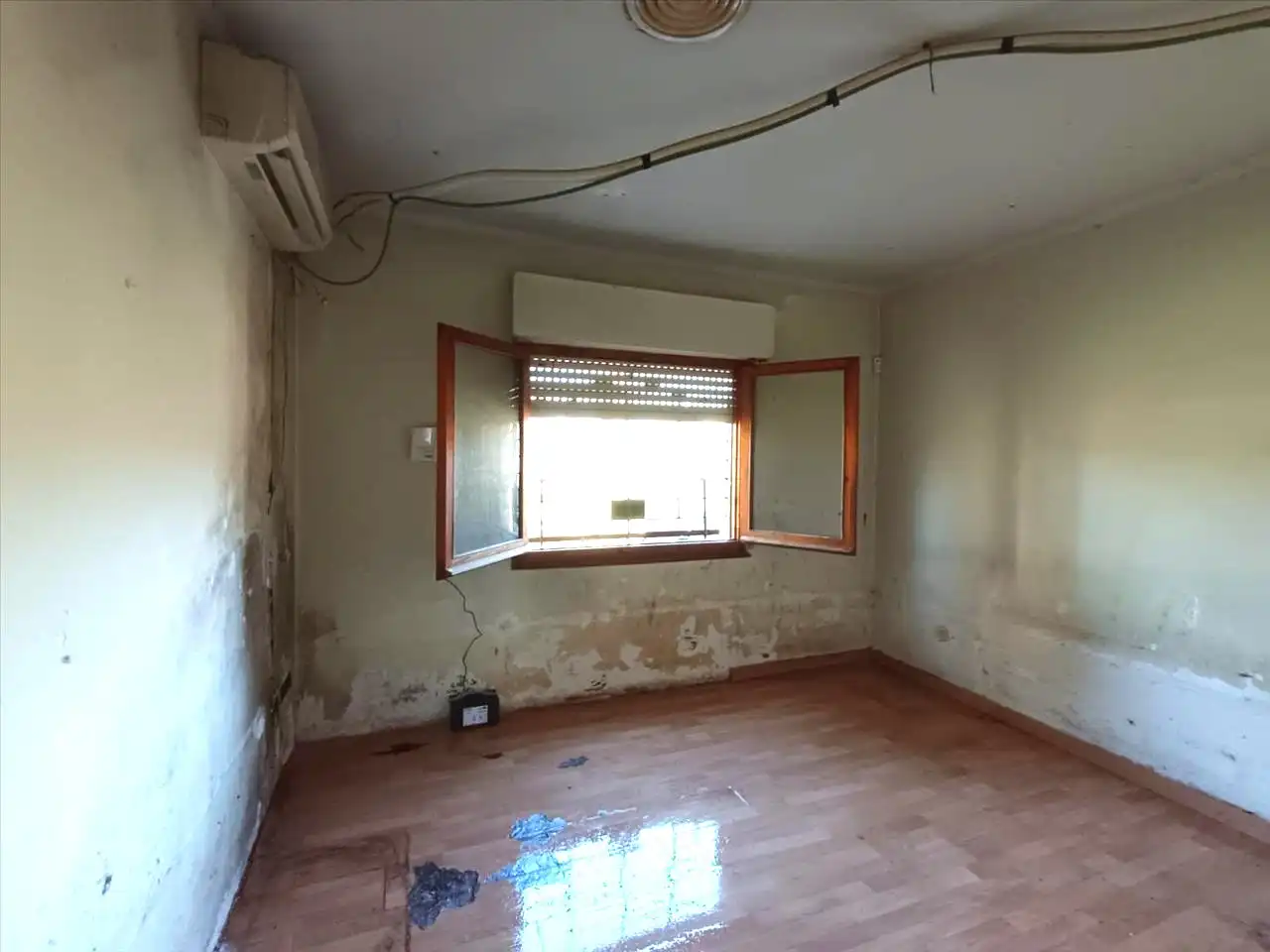 Sala d'estar de Casa o xalet en venda en Vacarisses amb Jardí privat i Parquet