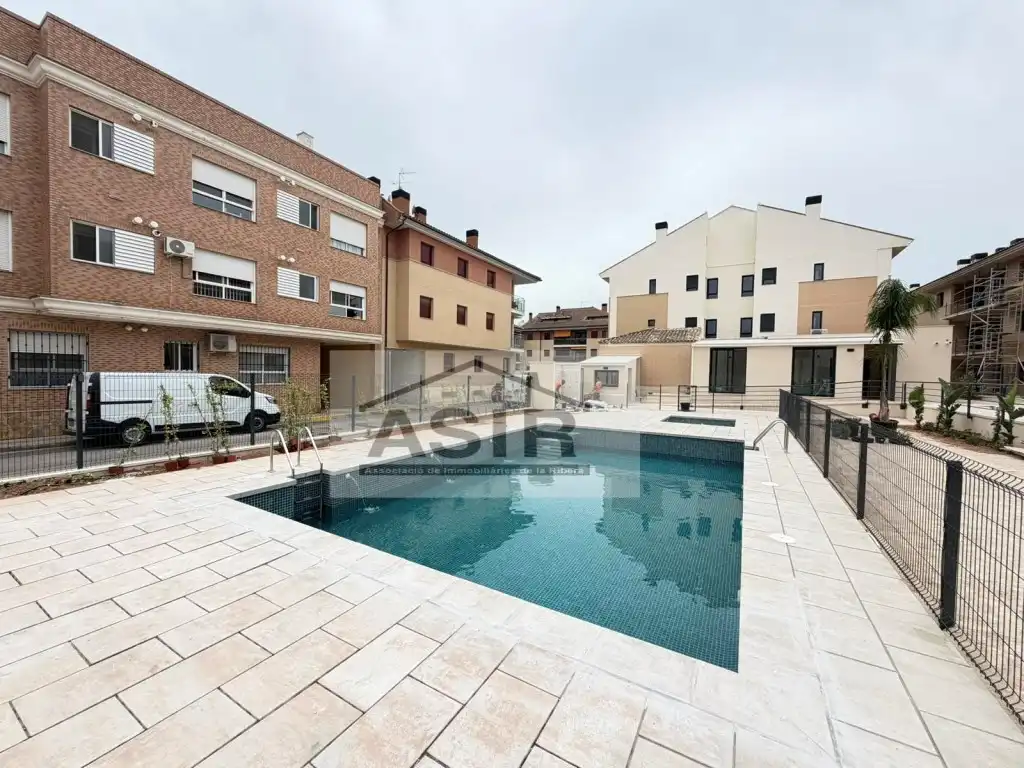 Piscina de Ático de alquiler en Polinyà de Xúquer con Piscina