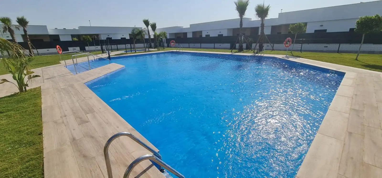 Schwimmbecken von Wohnung zur Miete in La Rinconada mit Klimaanlage, Heizung und Terrasse
