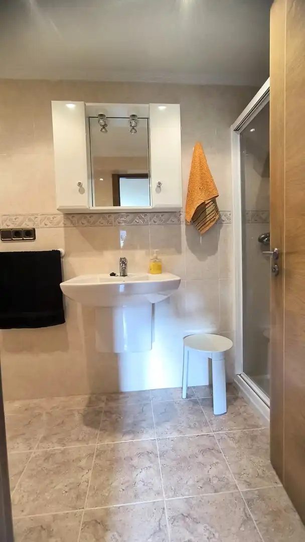Baño de Finca rústica en venta en Aizarnazabal con Calefacción, Terraza y Amueblado
