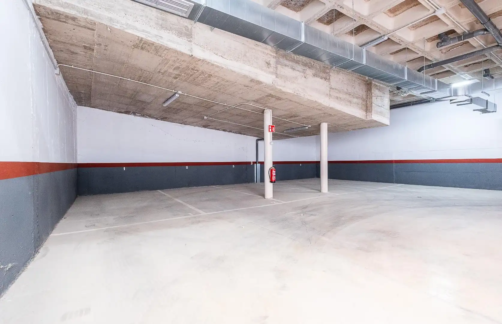 Parkplatz von Dachboden zum Verkauf in Madrid mit Klimaanlage, Heizung und Privatgarten