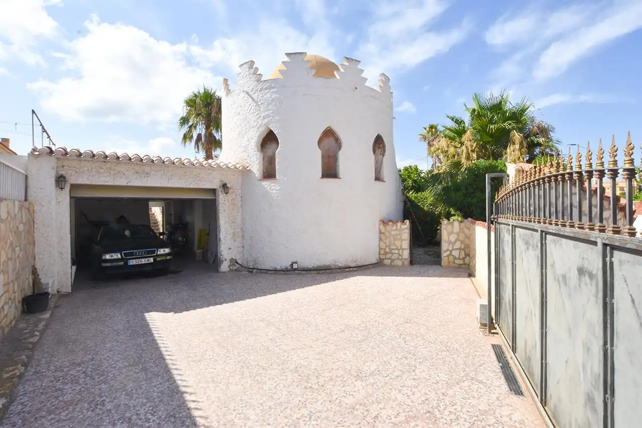 Exterior view of Houses for sale in Águilas  with Air Conditioner, Private garden and Storage room