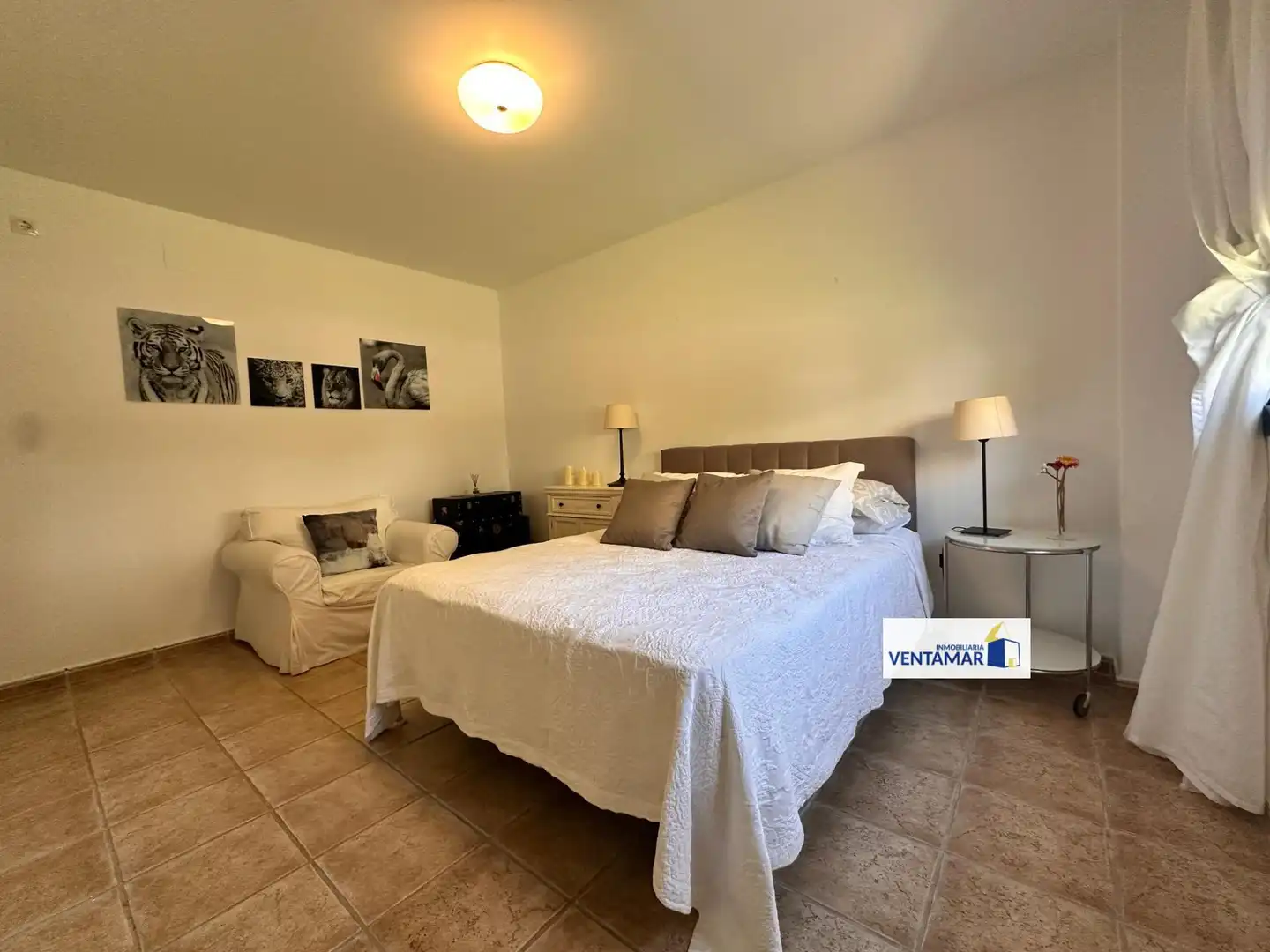 Schlafzimmer von Erdgeschoss zum Verkauf in La Alcaidesa mit Klimaanlage, Heizung und Privatgarten