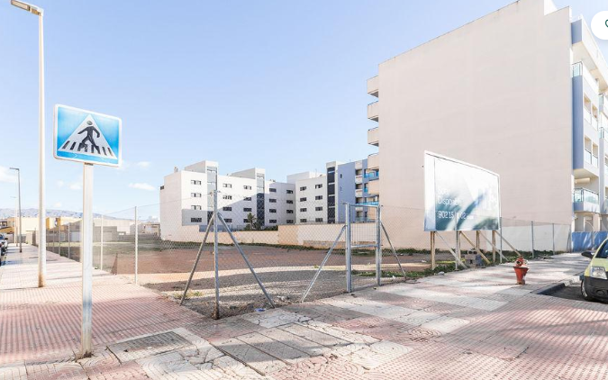 Vista exterior de Residencial en venda en Roquetas de Mar