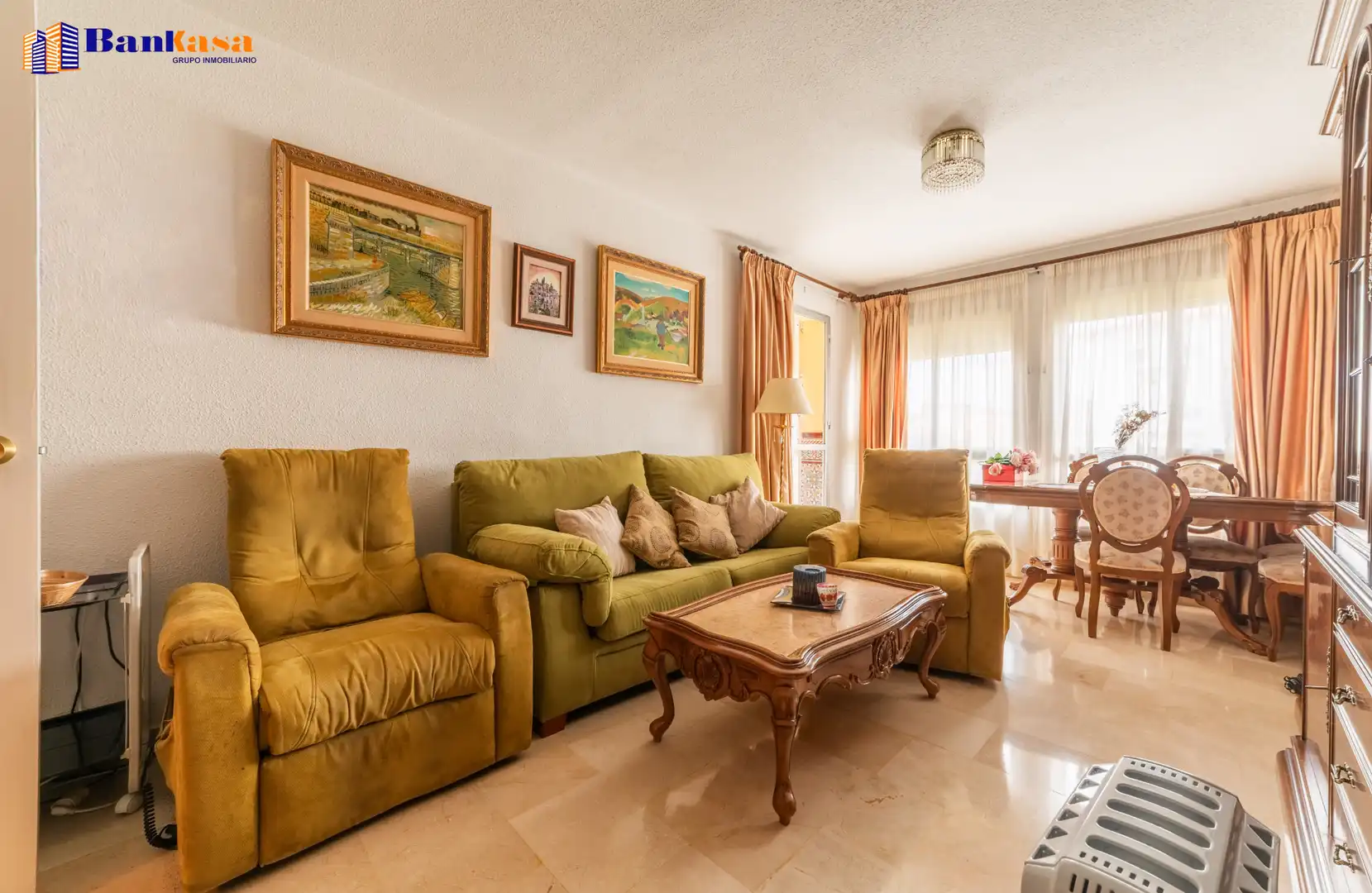 Sala de estar de Piso en venta en Fuengirola con Trastero y Piscina comunitaria