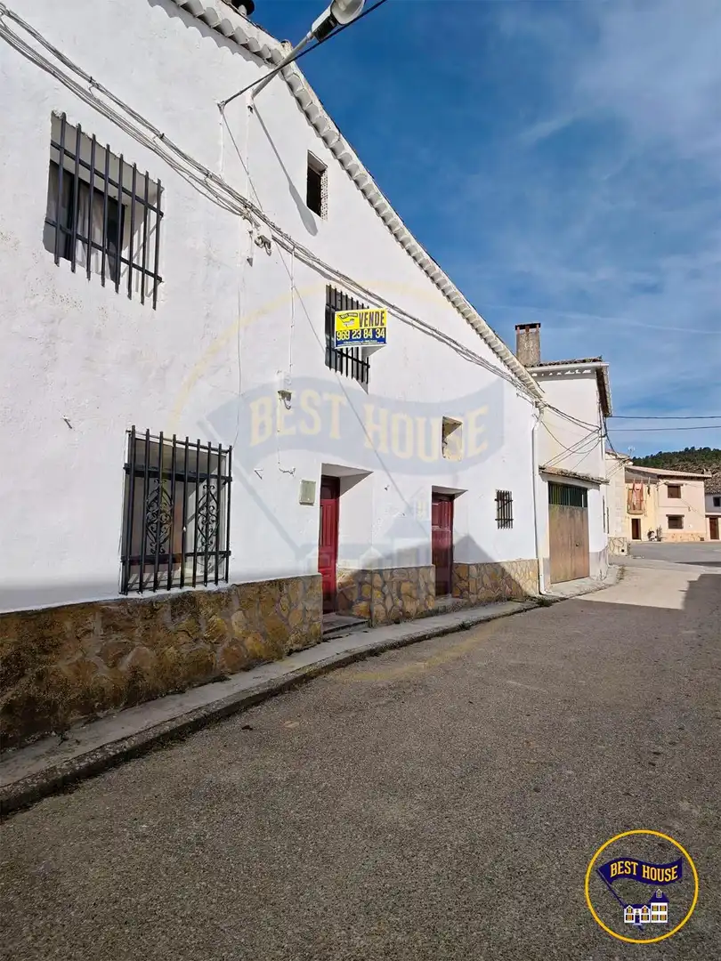 Außenansicht von Country house zum Verkauf in Villarejo de la Peñuela mit Heizung, Abstellraum und Möbliert