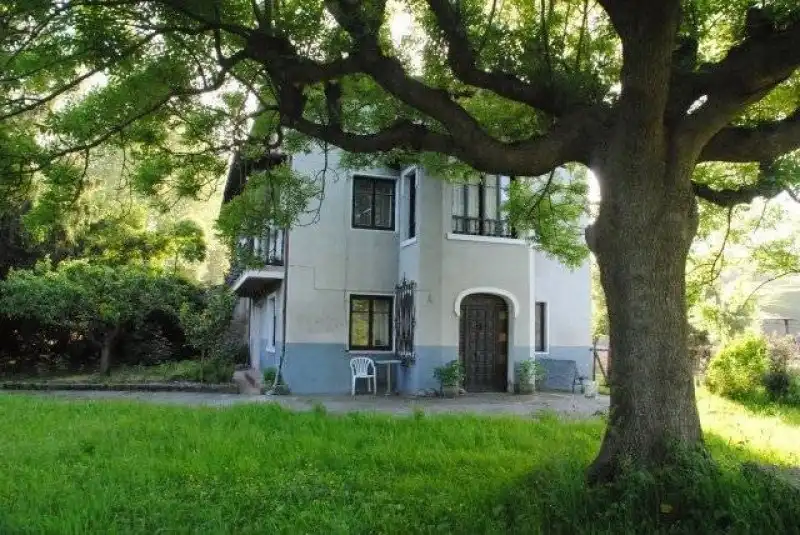 Vista exterior de Casa o xalet en venda en Riotuerto amb Calefacció i Jardí privat