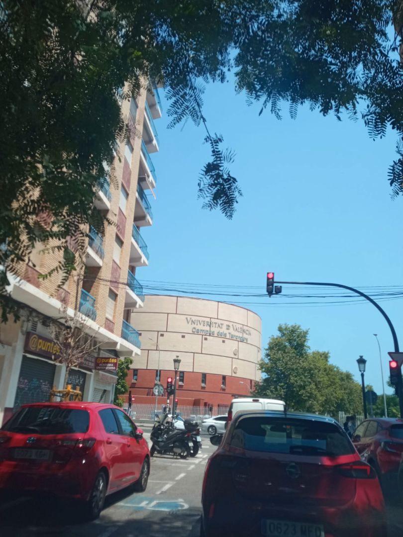 Vista exterior de Pis en venda en  Valencia Capital amb Terrassa, Moblat i Balcó