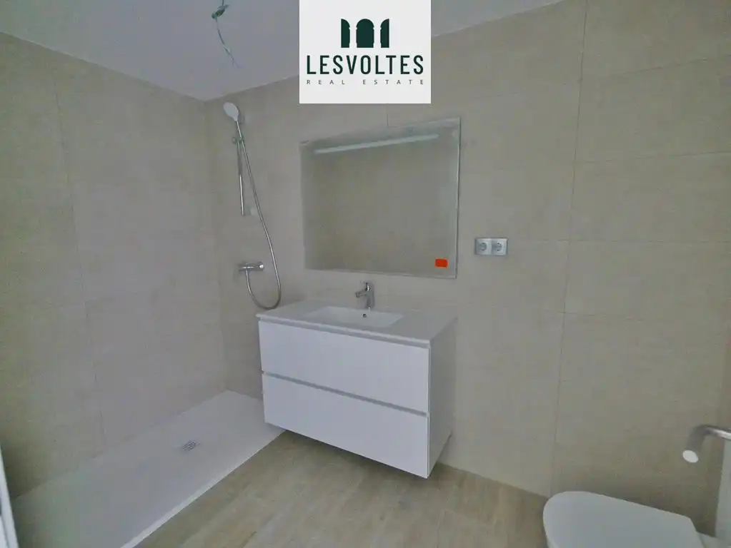 Baño de Piso en venta en Pals con Calefacción, Parquet y Terraza