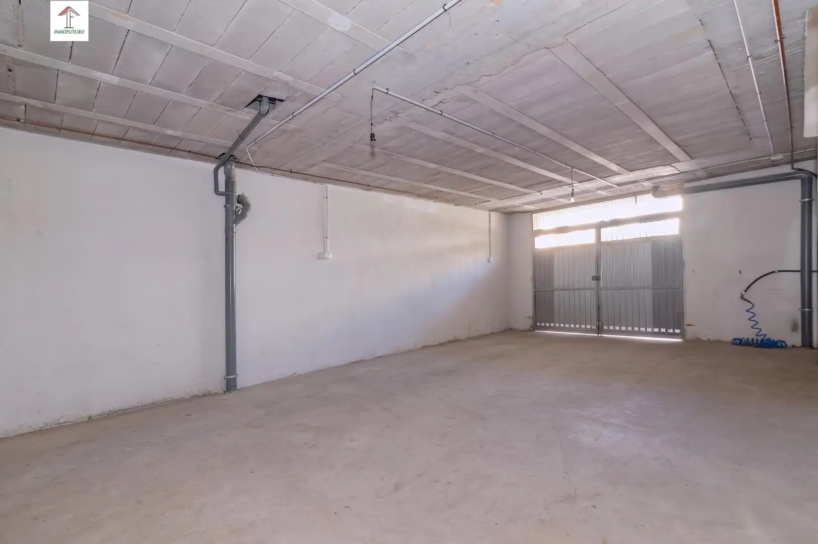 Casa aparellada amb terrassa en venda a Avenida LUIS JAVIER 2, imagen 32