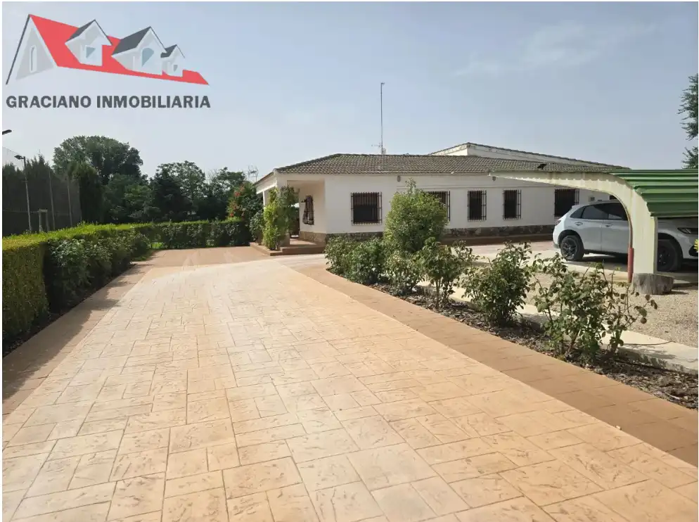 Chalet con piscina en venta en Pedanías - Extrarradio
