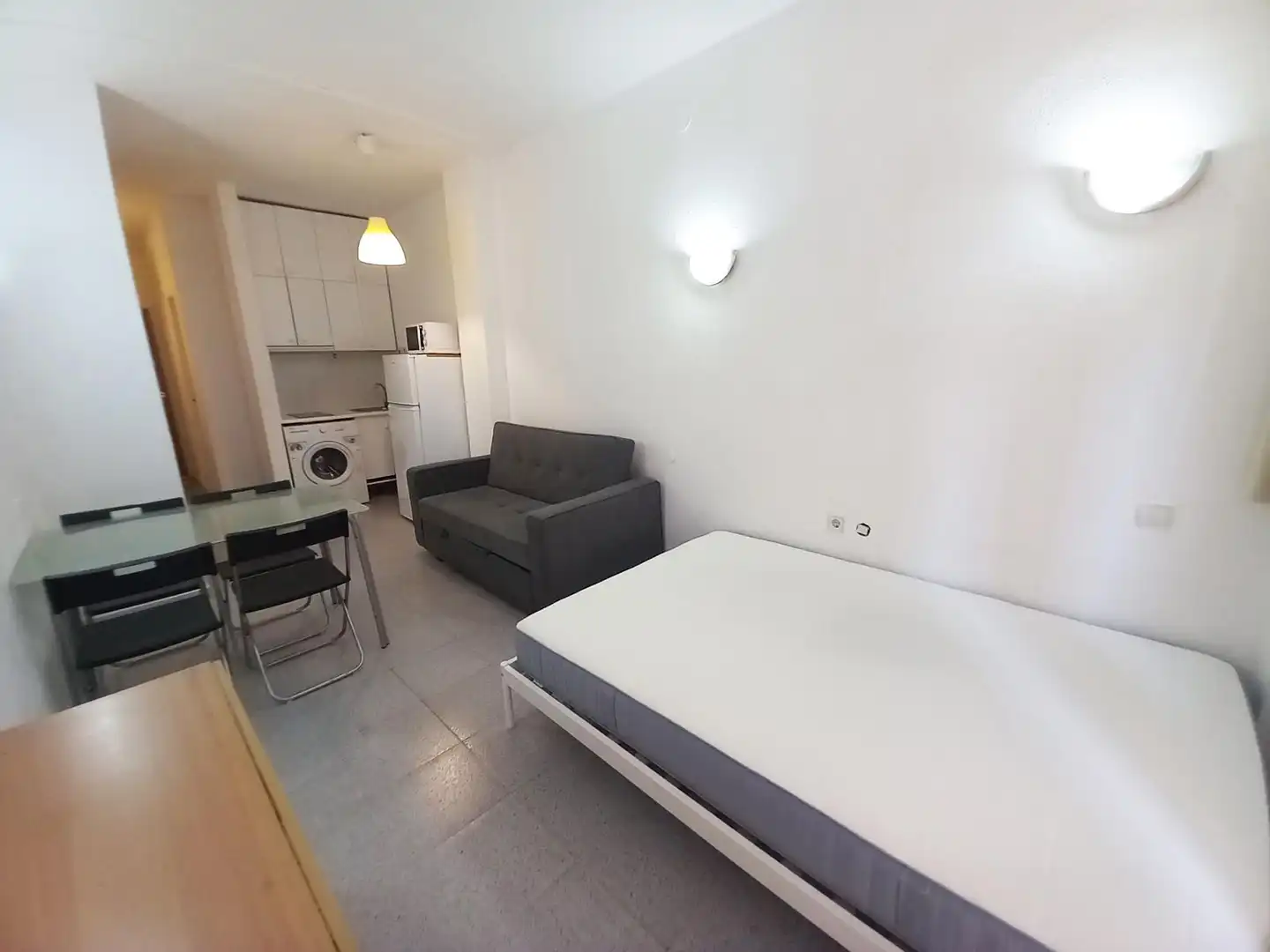 Schlafzimmer von Wohnung zur Miete in Barcelona mit Terrasse, Möbliert und Waschmaschine