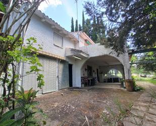 Vista exterior de Casa o xalet en venda en Villaverde de Guadalimar amb Calefacció, Jardí privat i Terrassa