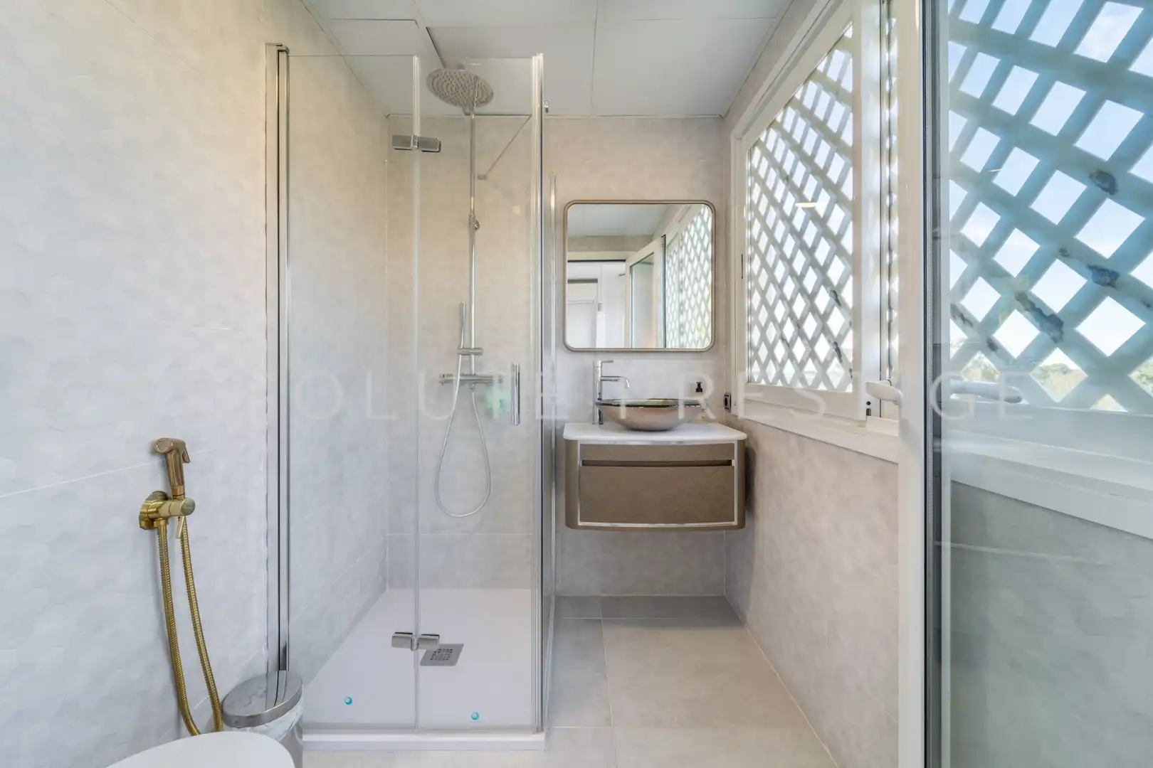 Bany de Apartament en venda en Marbella amb Aire condicionat, Terrassa i Piscina