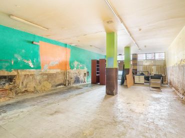 Local comercial en venta en Calle Calle Ramón Pérez de Ayala 13