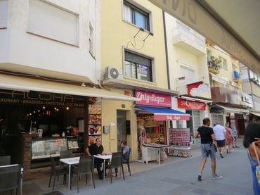 Business premises to rent in Centre