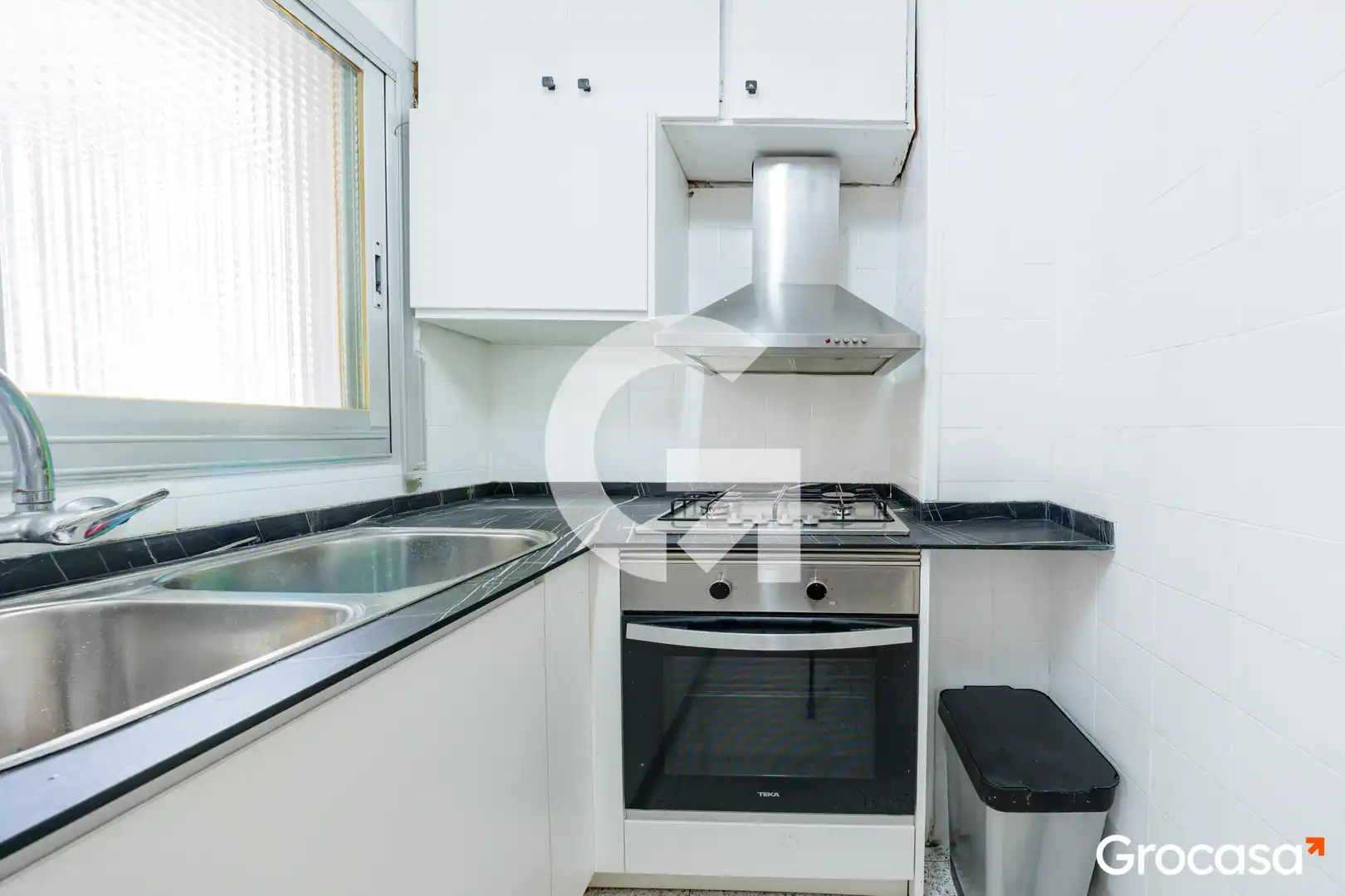 Cocina de Piso en venta en Terrassa con Aire acondicionado, Horno y TV