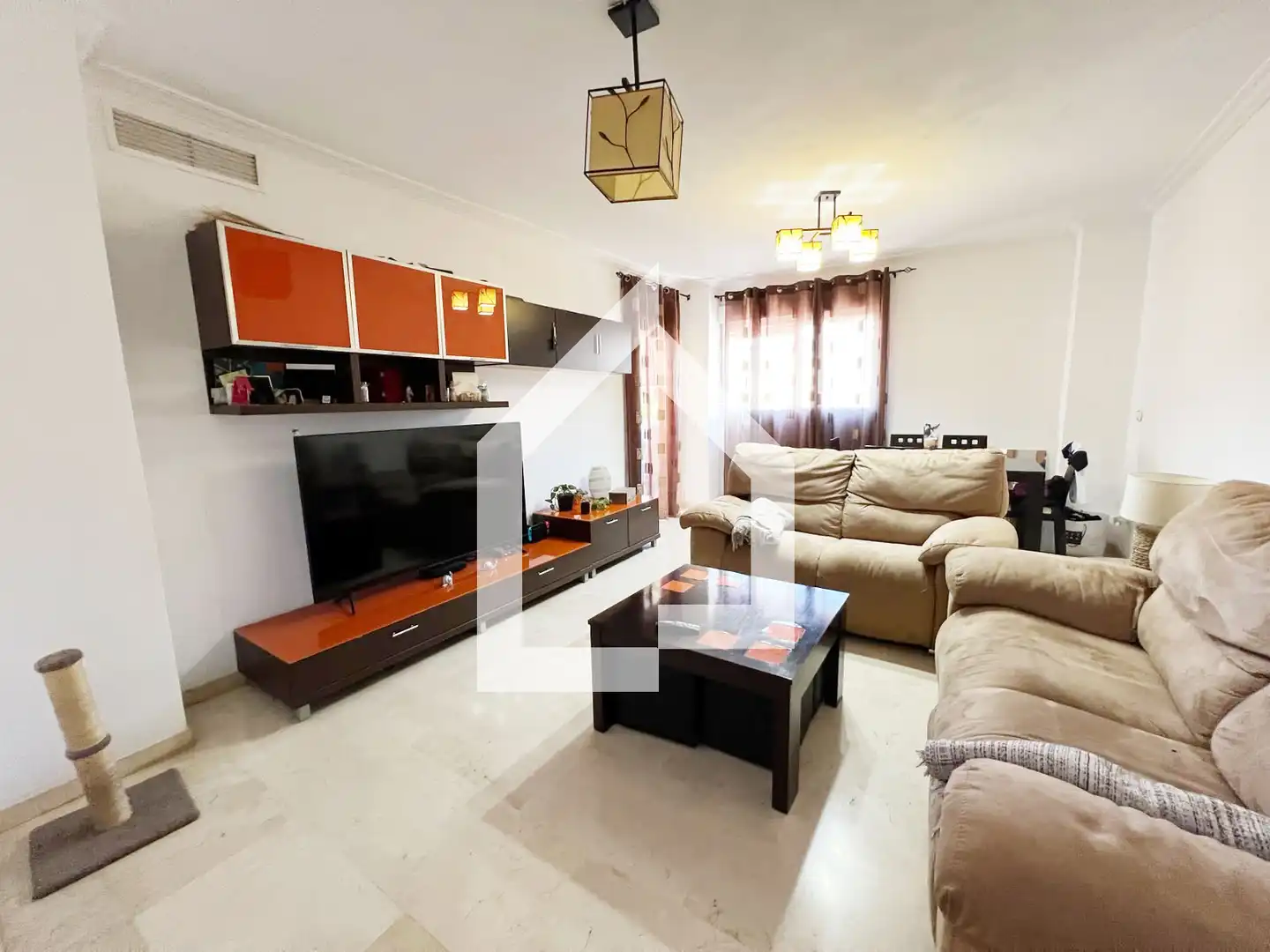 Sala de estar de Piso en venta en San Vicente del Raspeig / Sant Vicent del Raspeig con Aire acondicionado, Terraza y Piscina comunitaria