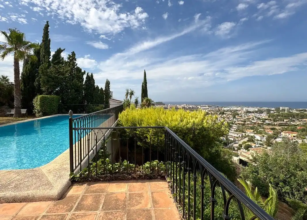 Casa con piscina en venta en El Montgó, imagen 3