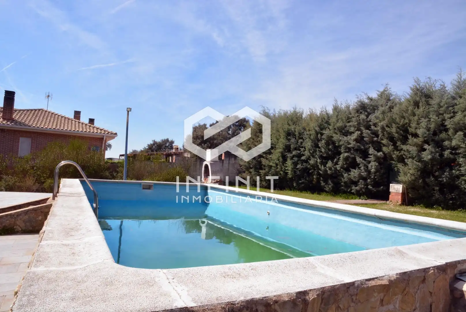 Piscina de Casa o xalet en venda en Valdeaveruelo amb Calefacció, Jardí privat i Terrassa