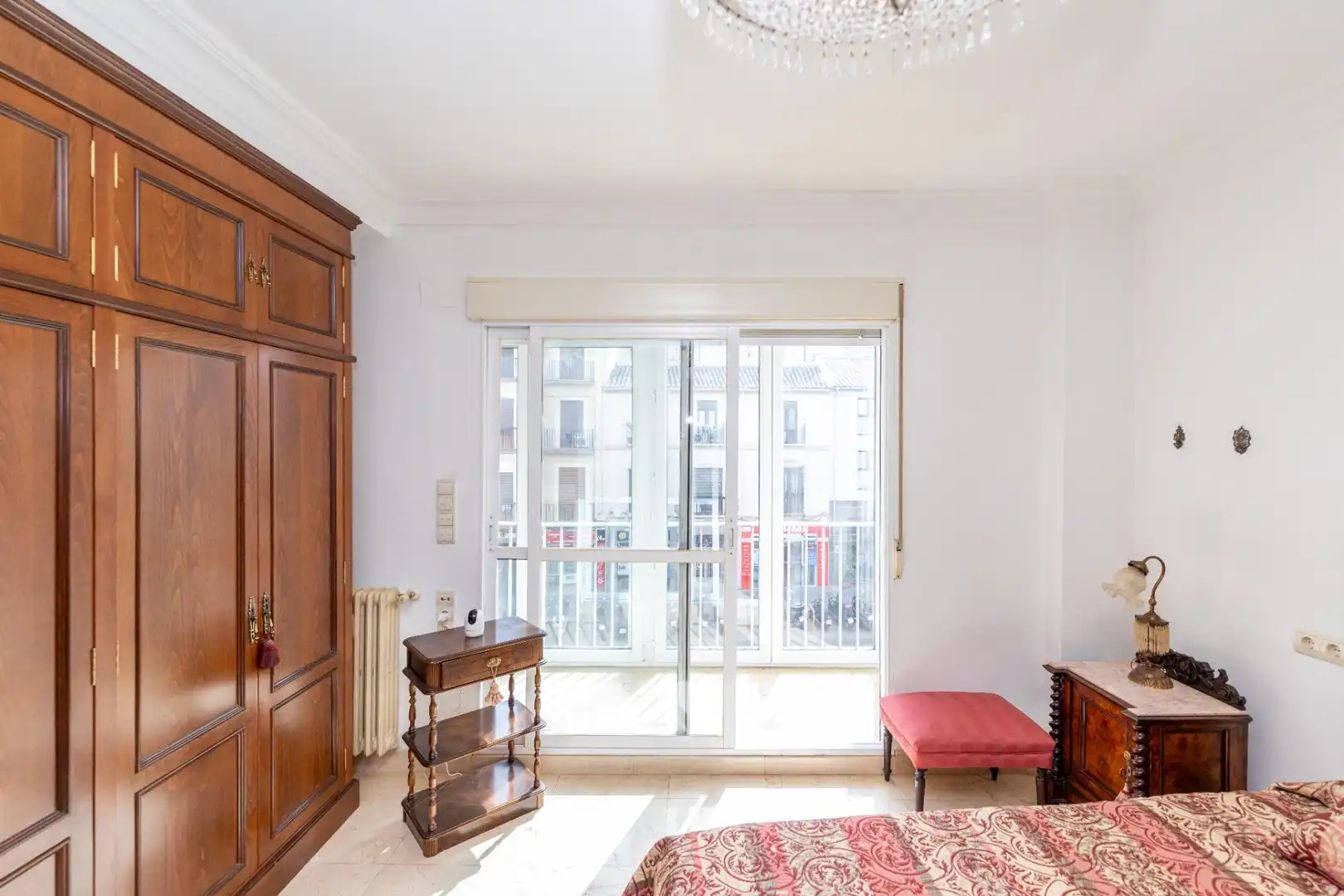 Bedroom of Flat for rent in Granada  with Air Conditioner, Furnished and Balcony