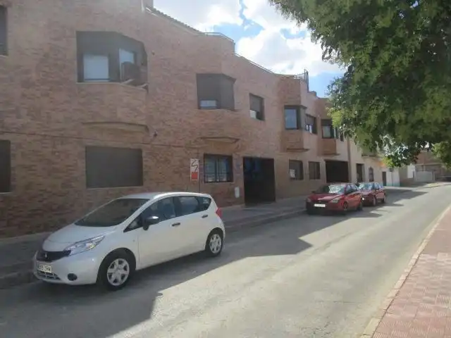 Außenansicht von Wohnungen zum Verkauf in Valdepeñas mit Heizung, Abstellraum und Möbliert