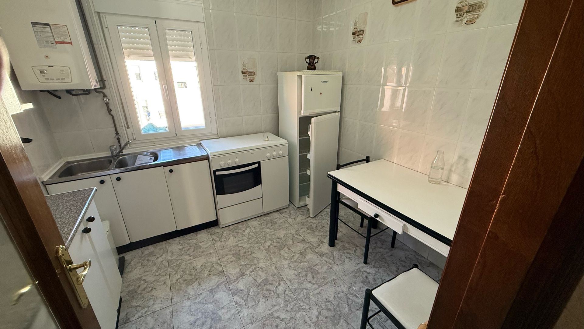 Flat to rent in Calle Valencia de Don Juan, San Mamés - La Palomera