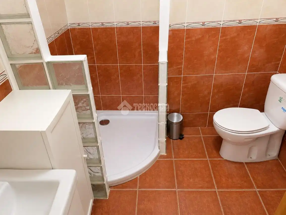 Bathroom of Houses for sale in Totalán