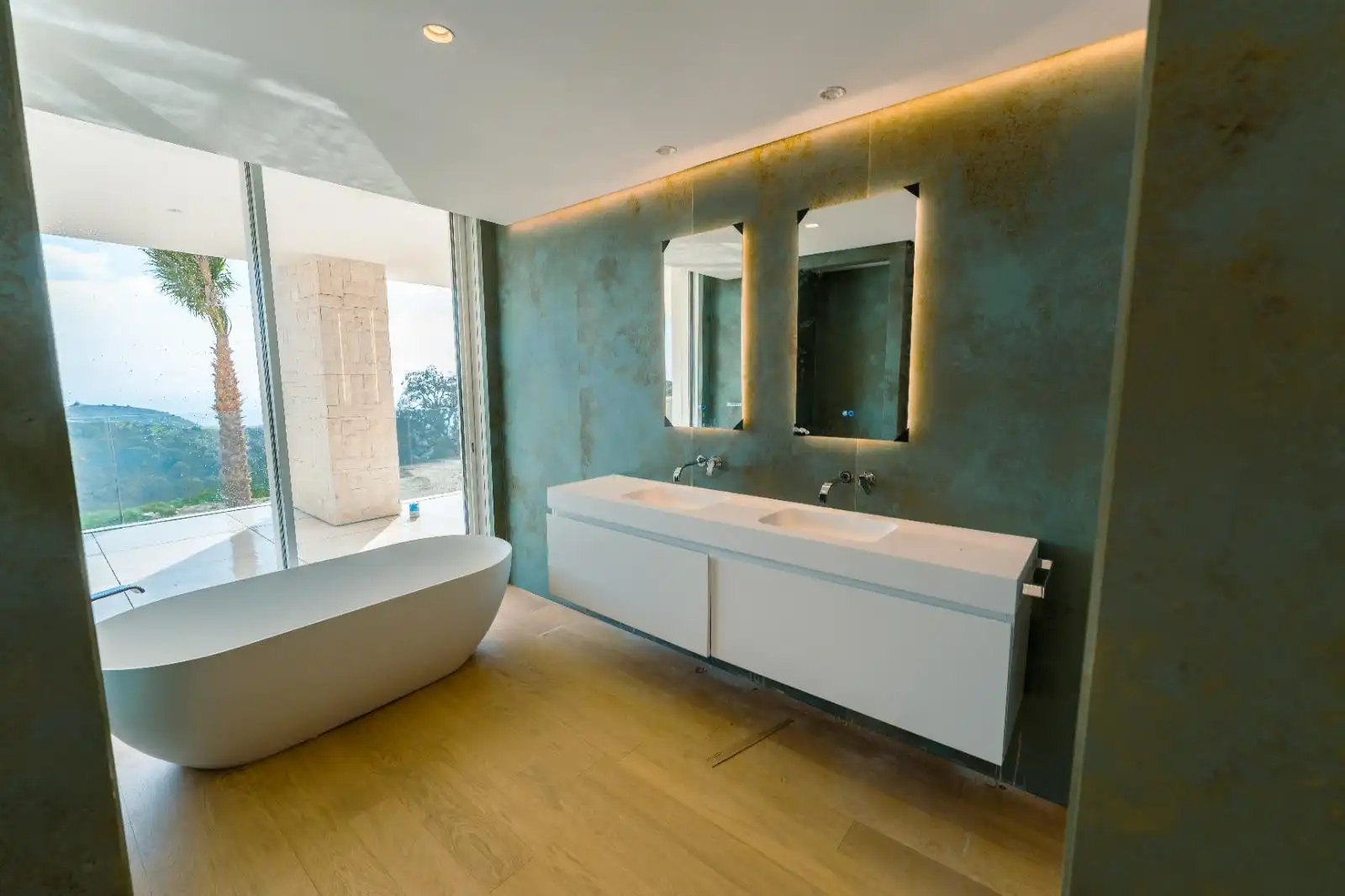 Badezimmer von Dachboden zum Verkauf in Ojén mit Klimaanlage, Terrasse und Abstellraum