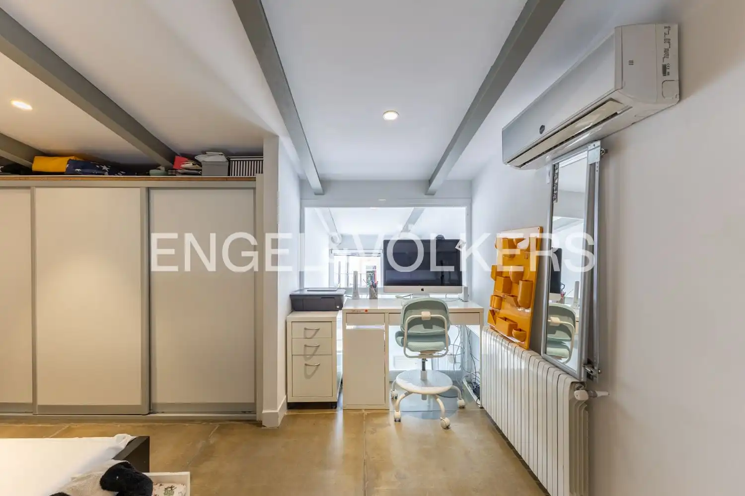 Dachboden zum Verkauf in Valencia mit Heizung und Balkon