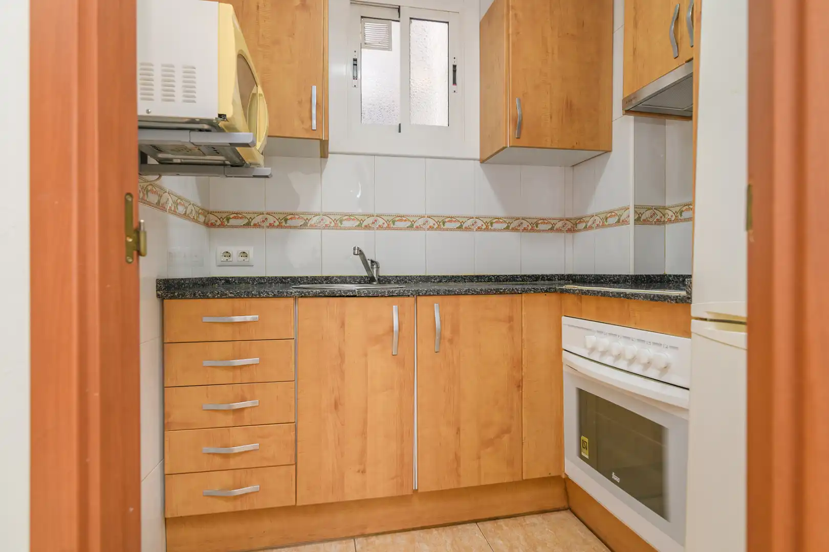 Kitchen of Flat for sale in Barcelona  with Parquet flooring, Terrace and Balcony