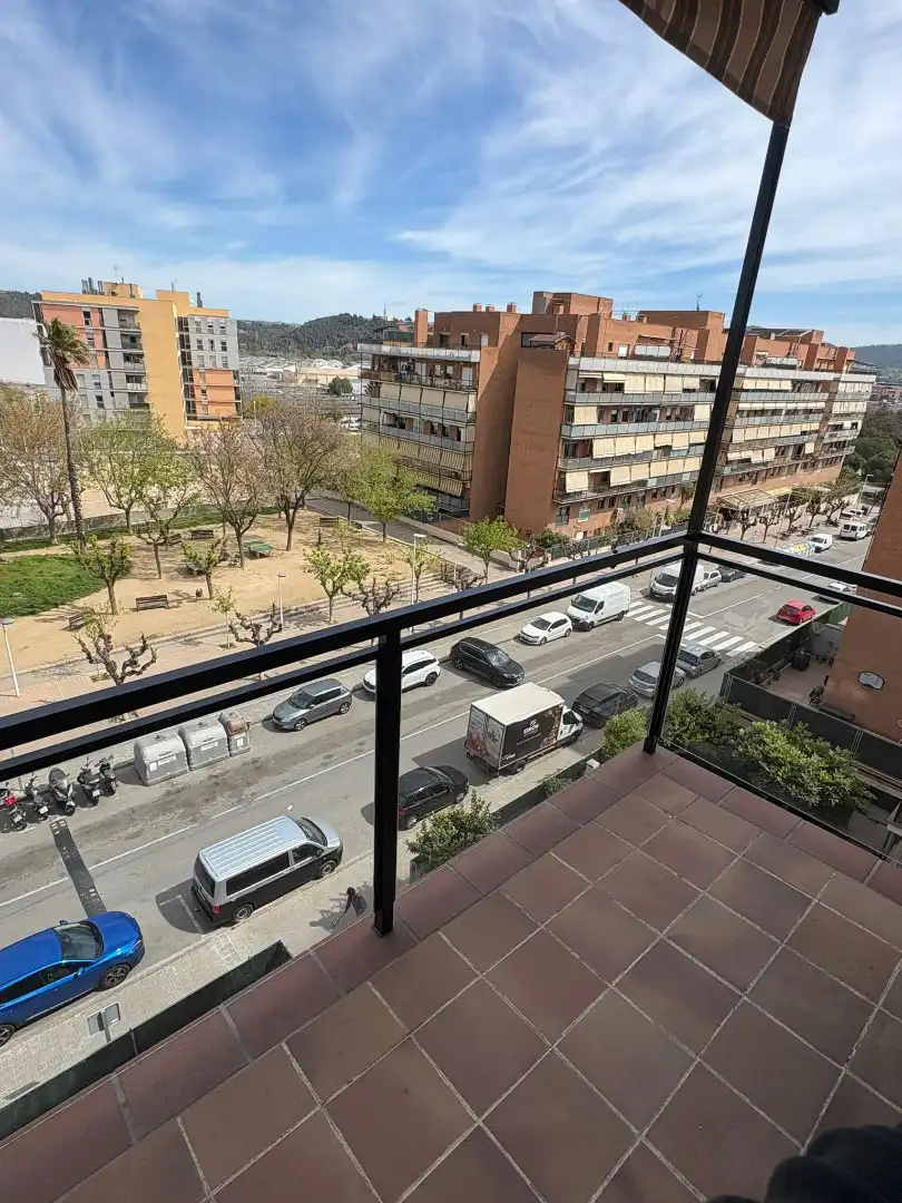 Vista exterior de Pis en venda en Sant Andreu de la Barca amb Aire condicionat, Calefacció i Terrassa