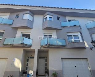 Vista exterior de Casa adosada en venda en Palma de Gandia amb Aire condicionat i Balcó