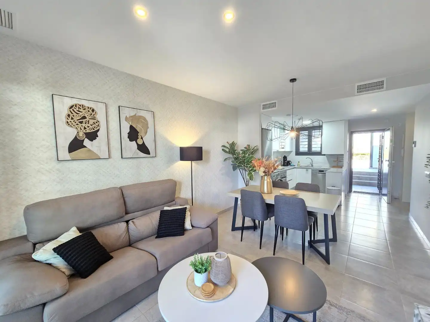 Sala d'estar de Apartament en venda en Orihuela amb Jardí privat, Terrassa i Piscina